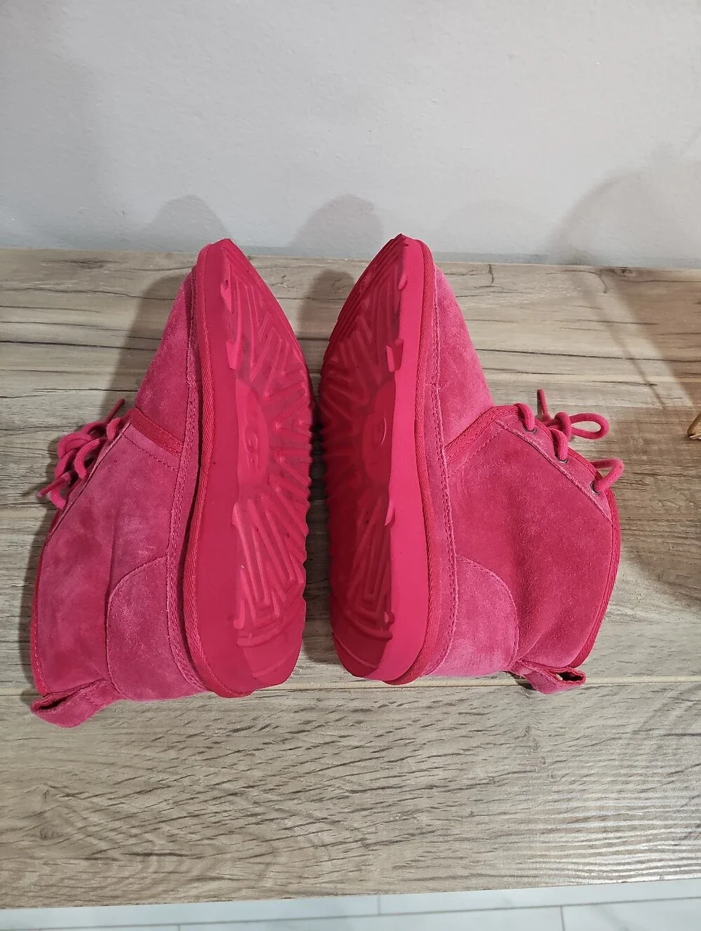 UGG Girls Size 4 Pink Suede Lace-Up Ankle Boots with Cozy Lining